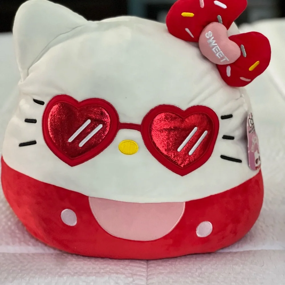 Hello Kitty Red and White Squish mellow Large